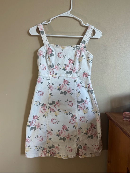 Hollister Dresses & Skirts - Hollister Floral Denim Mini Dress White Pink Rose Print XS